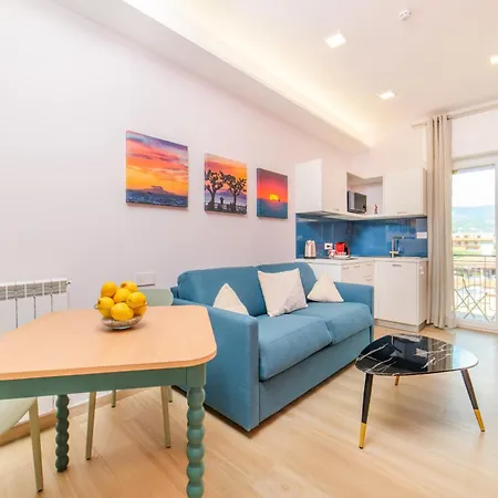 Estate4home - Domus Sirenum - Teles סורנטו